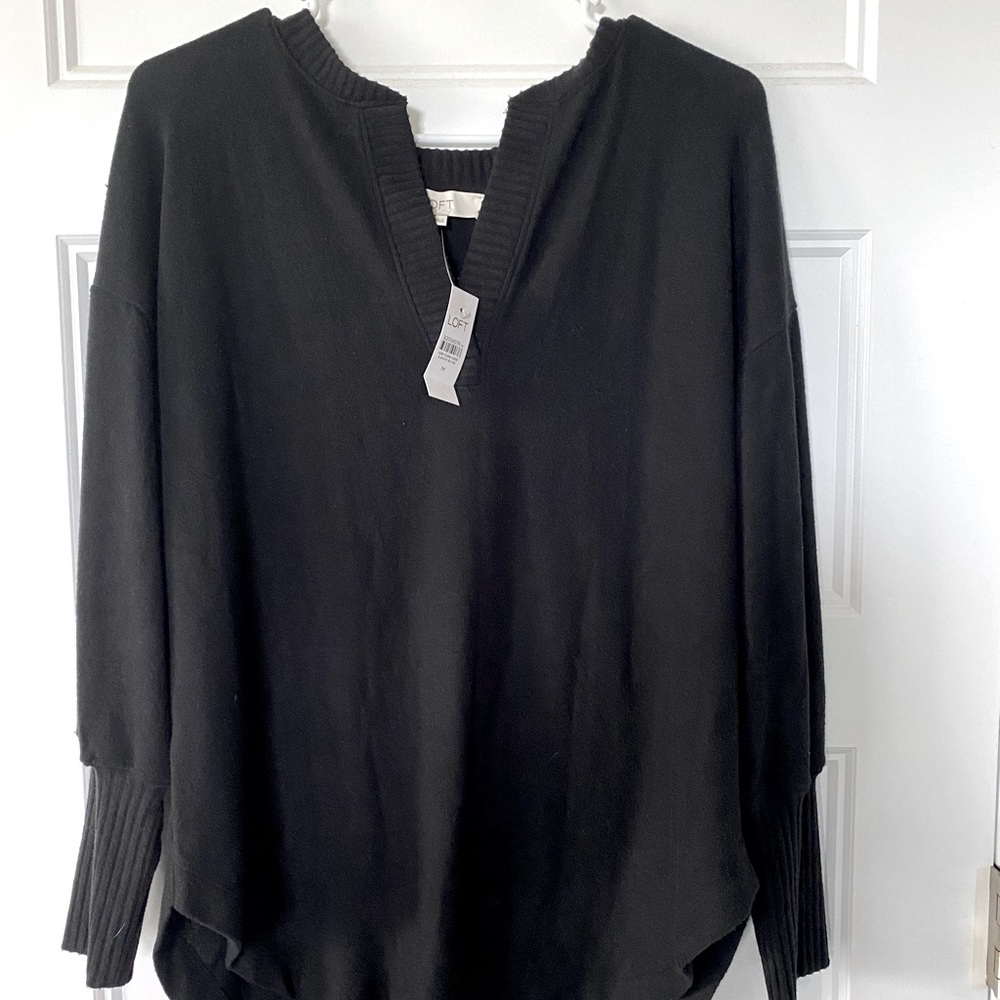 Loft V neck sweater in black, Size M